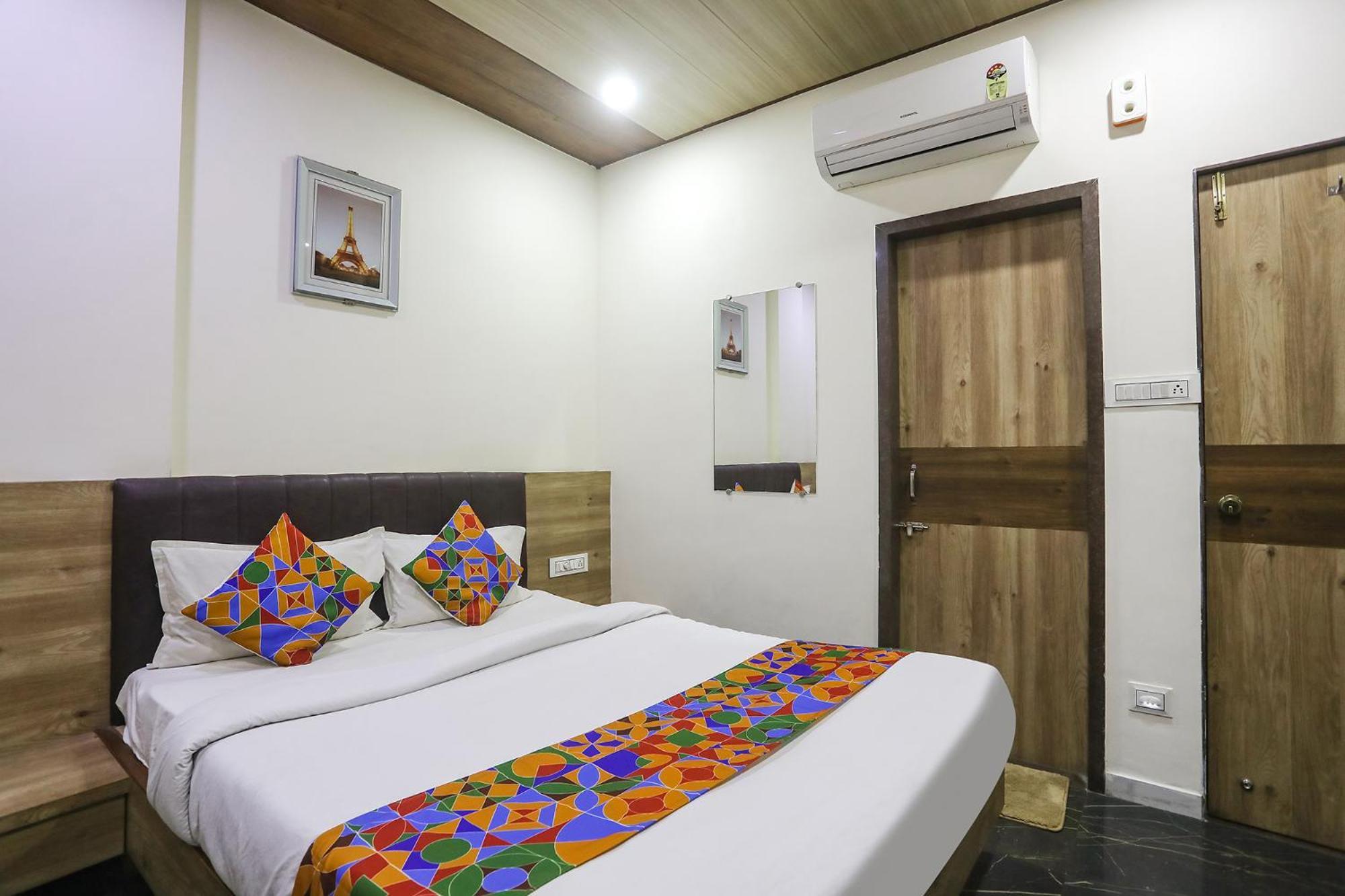 Hotel Vedanta Inn Nagpur Buitenkant foto