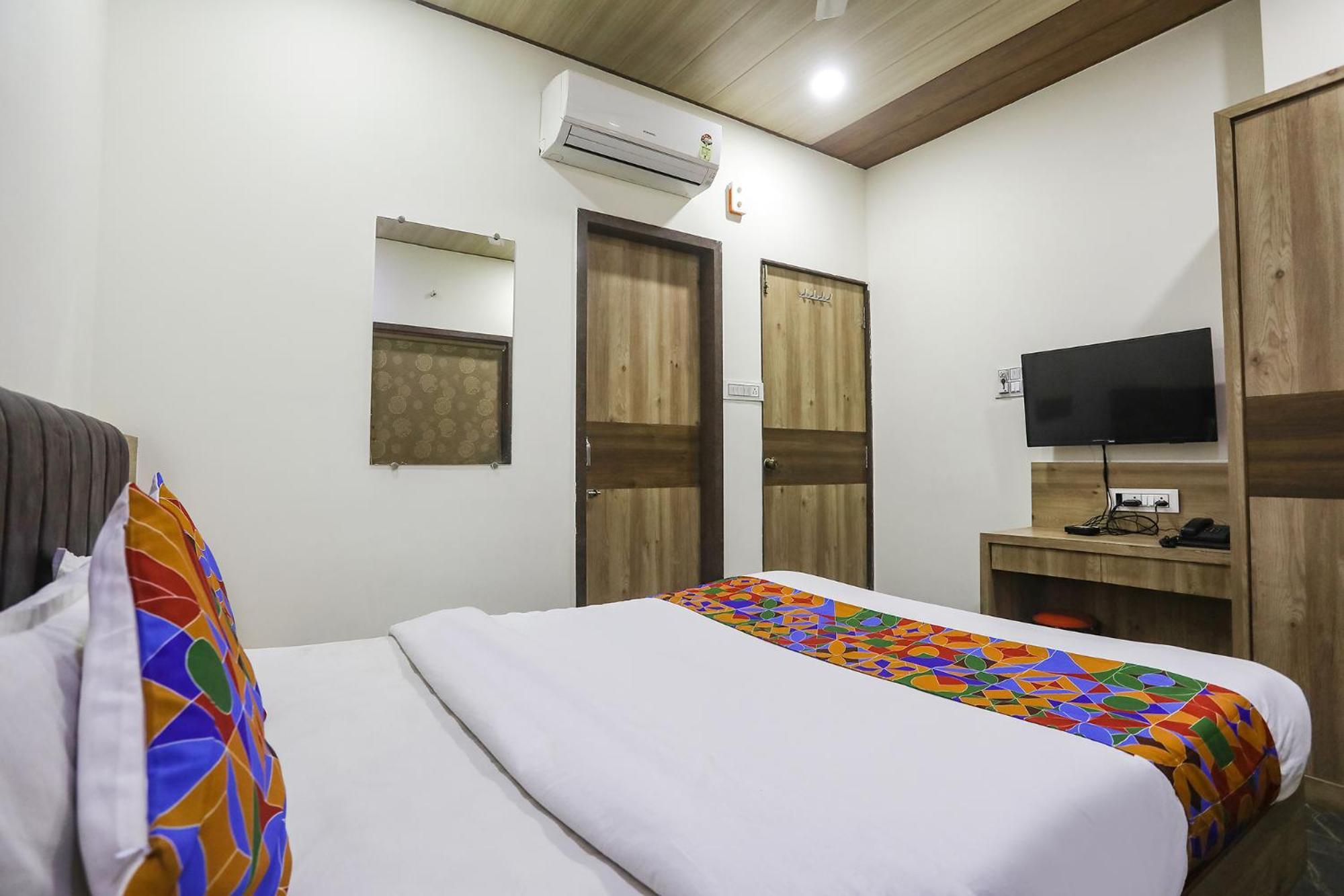 Hotel Vedanta Inn Nagpur Buitenkant foto