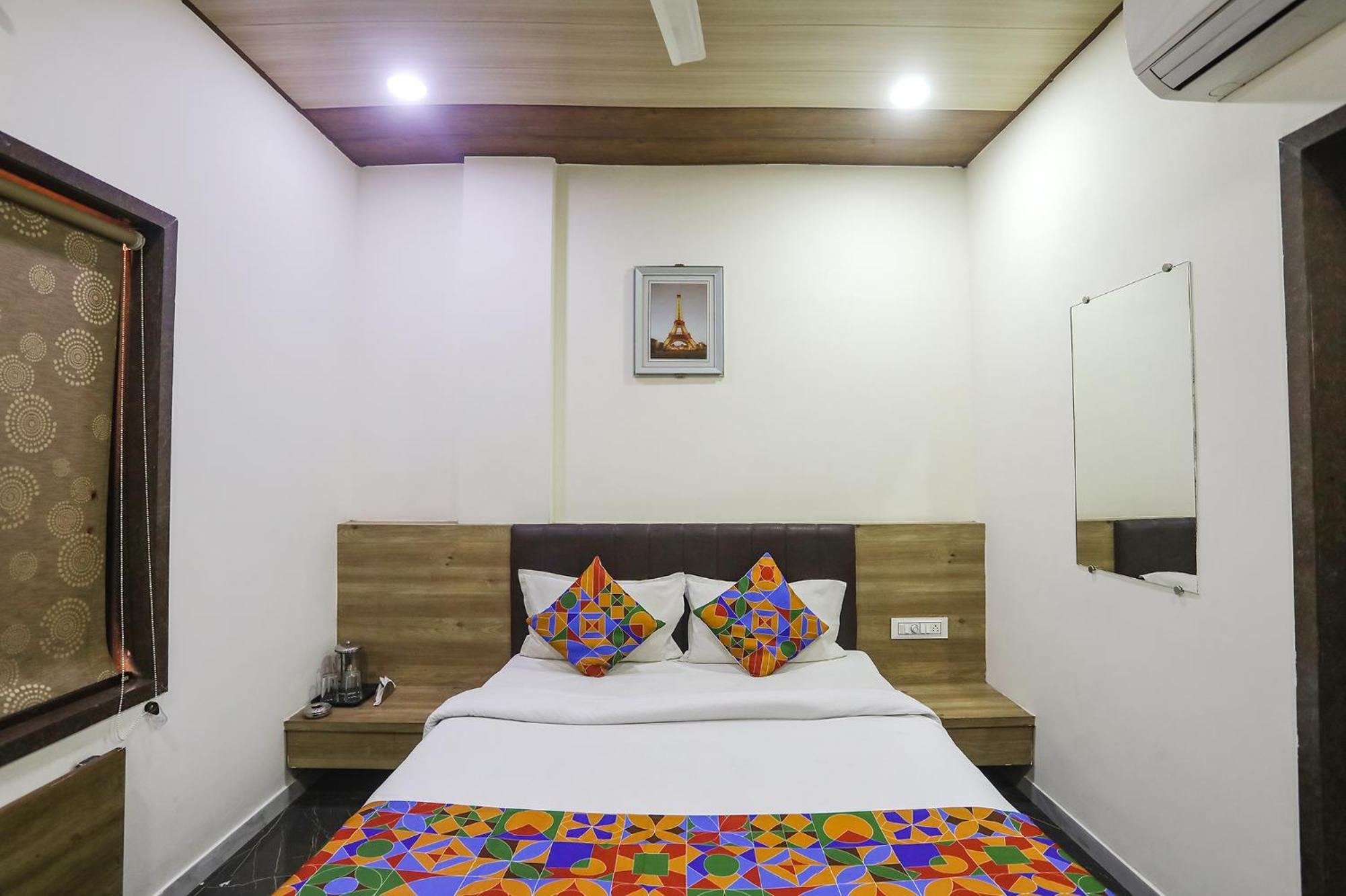 Hotel Vedanta Inn Nagpur Buitenkant foto